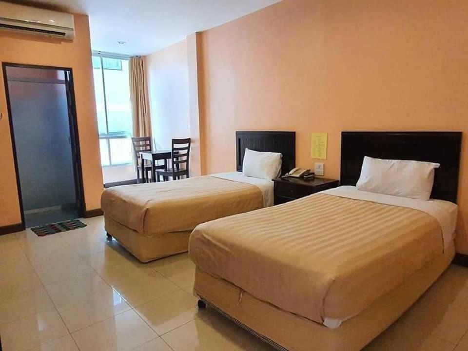 The Victory Hotel Ban Muang Daeng Экстерьер фото