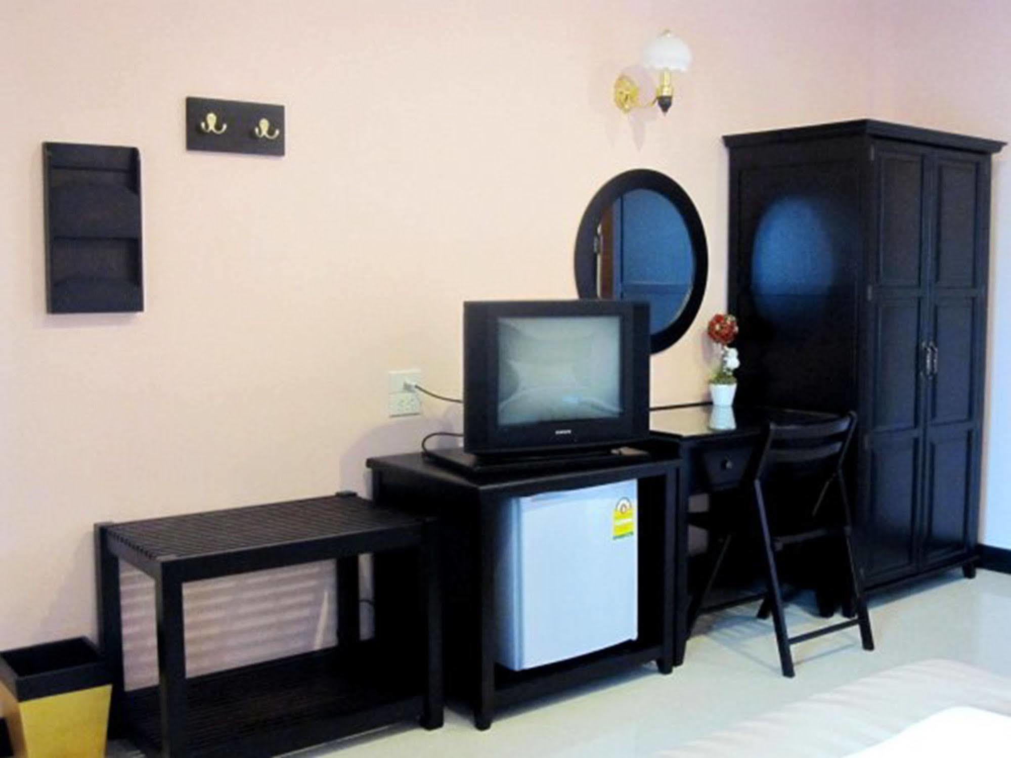 The Victory Hotel Ban Muang Daeng Экстерьер фото