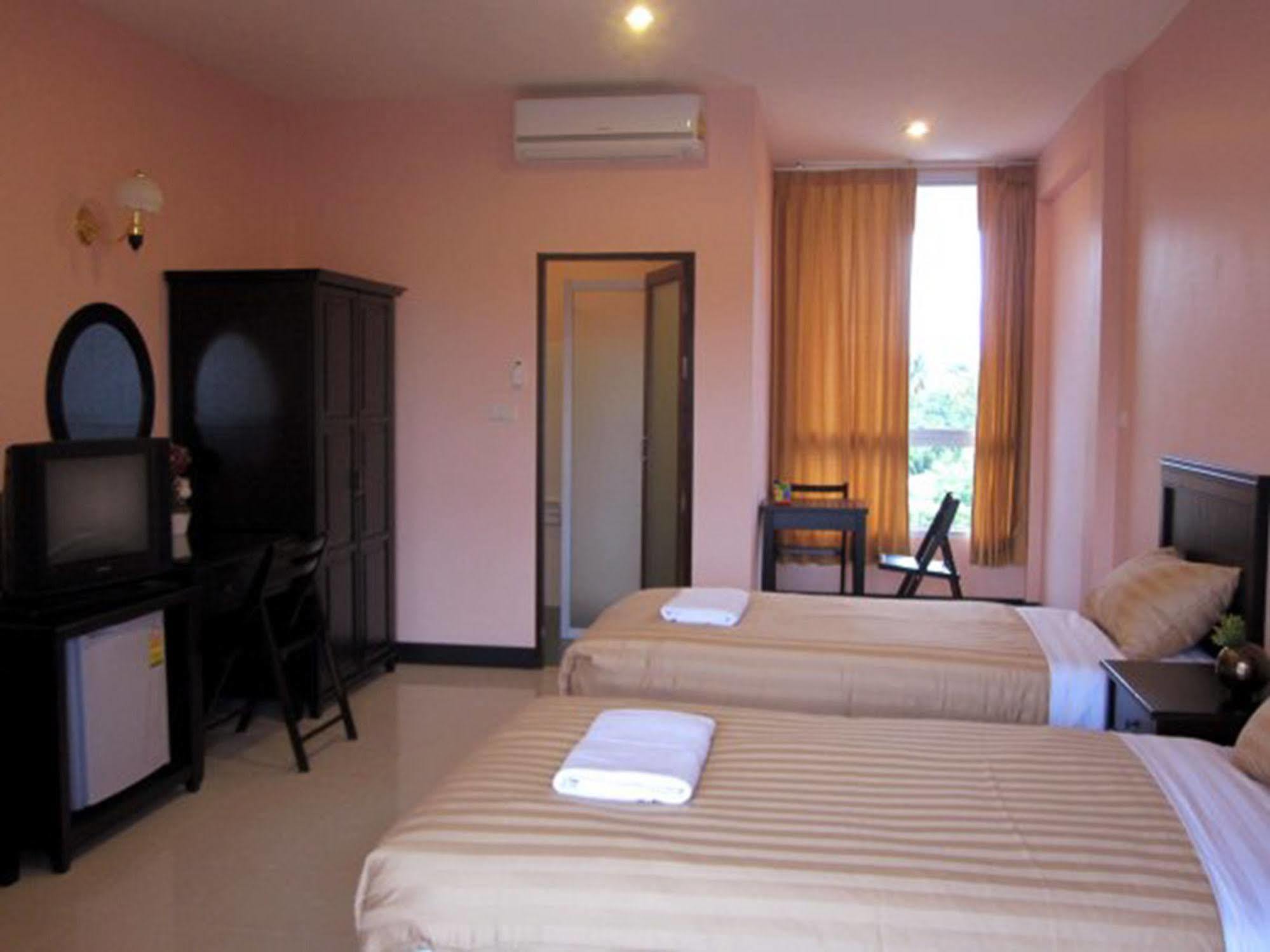 The Victory Hotel Ban Muang Daeng Экстерьер фото